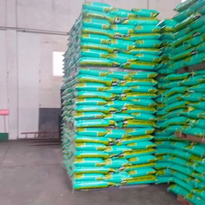 ブタは-乾燥された飼料蛋白質の鶏血球卵白の粉に吹きかける